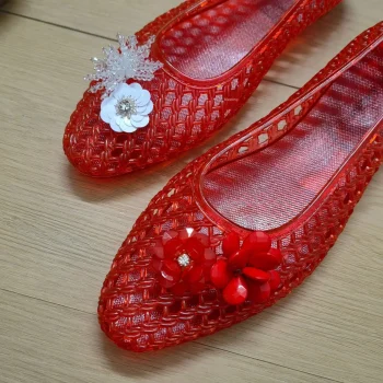 Korean Style Jelly Sandals Crystal PVC Outdoor Casual Pointed Toe Slip-On Hollow out Dancing Shoes Women's Summer Flat Sandals